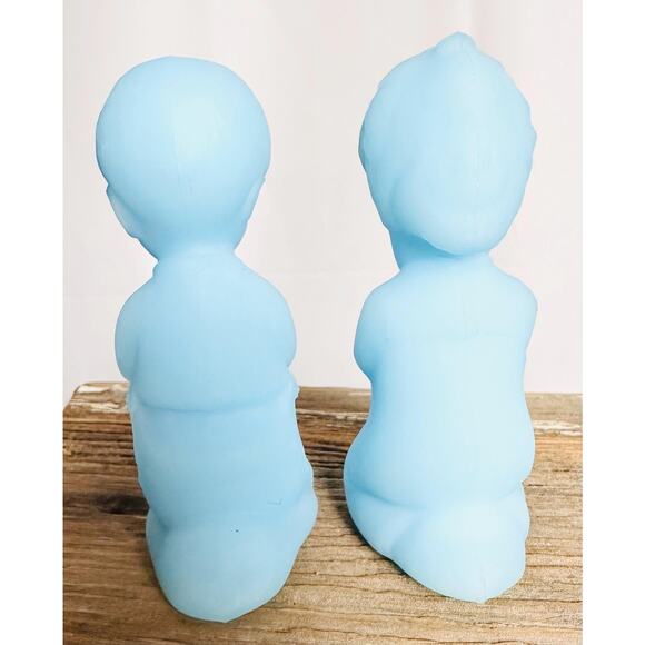 Fenton Blue Satin Glass Praying Children - Picture 2 of 2